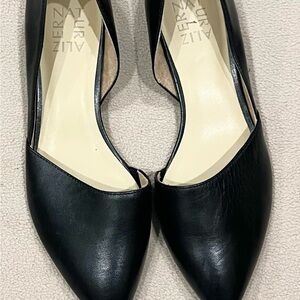 Naturalizer Black Leather Loafers